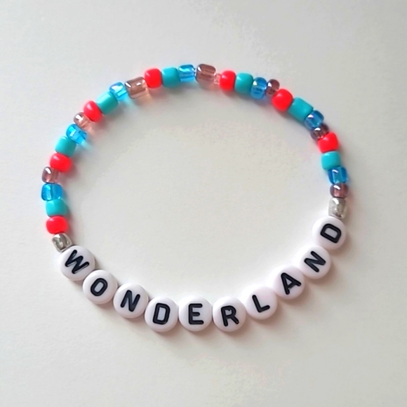 TAYLOR SWIFT BRACELETS - Handmade - Picture 4 of 5